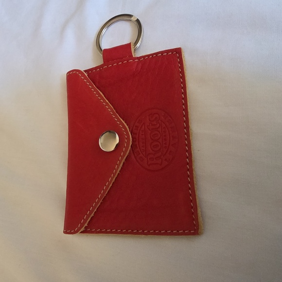 Roots Red Key & Card Holder - Picture 2 of 4